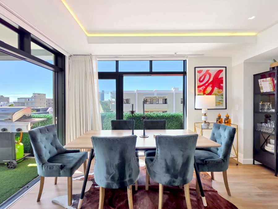 2 Bedroom Property for Sale in Sea Point Western Cape